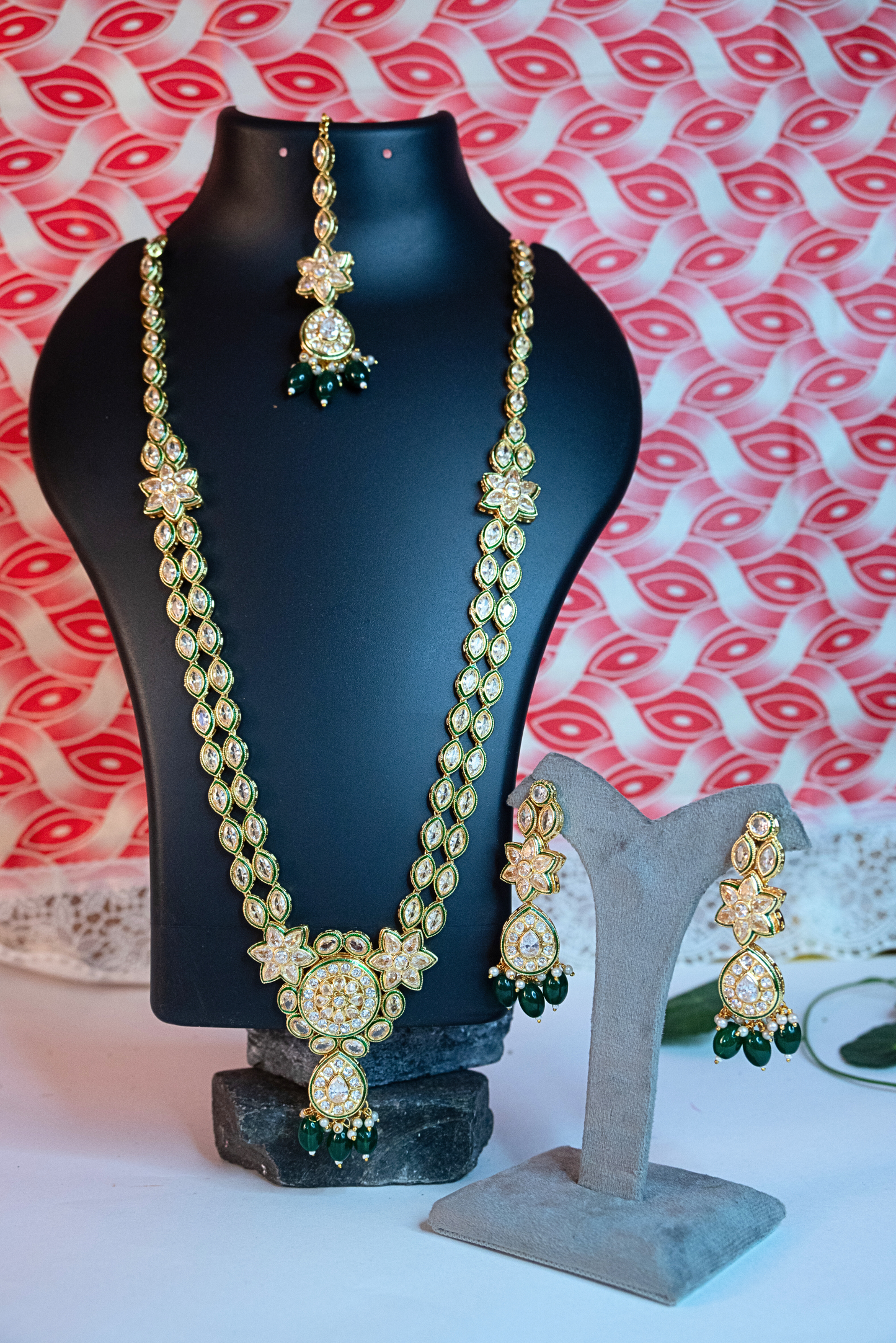 Vilasa Kundan Set
