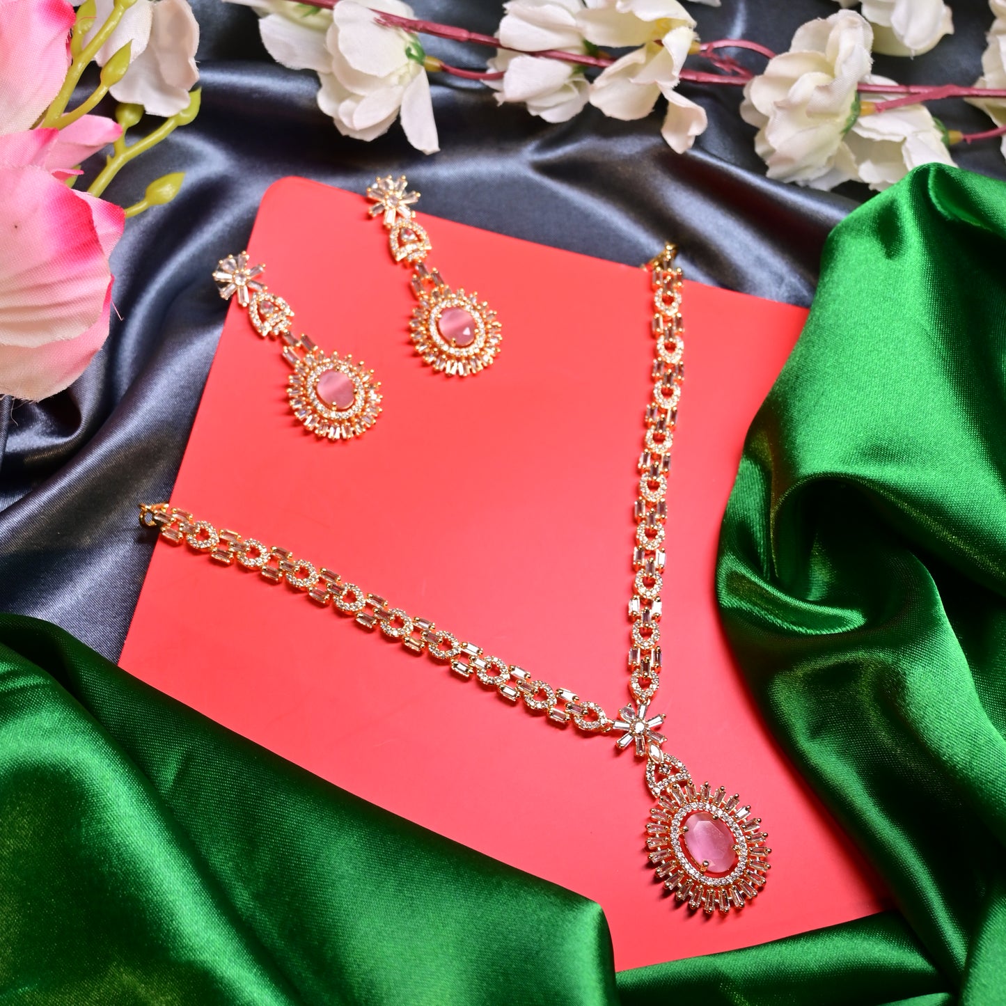 Aarohi AD Necklace Set