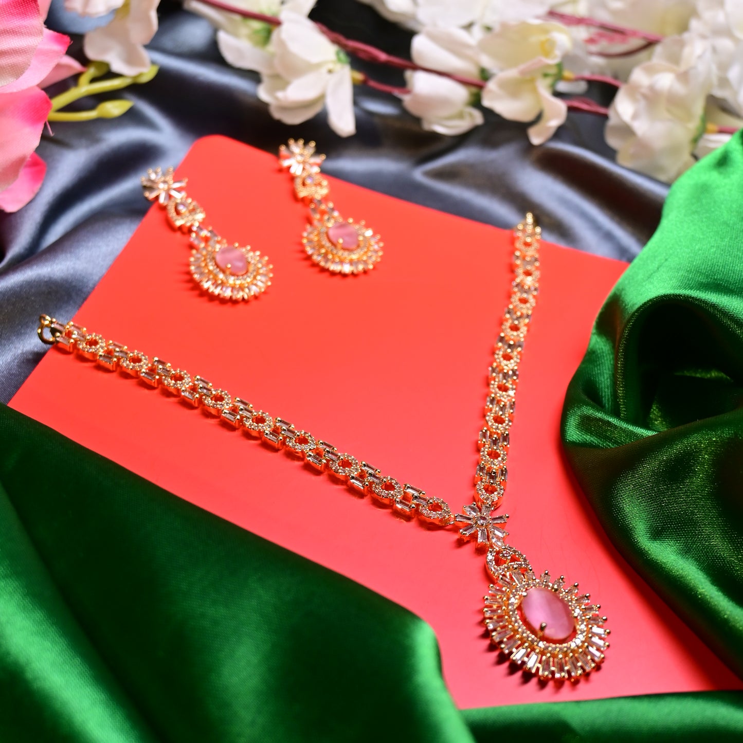Aarohi AD Necklace Set
