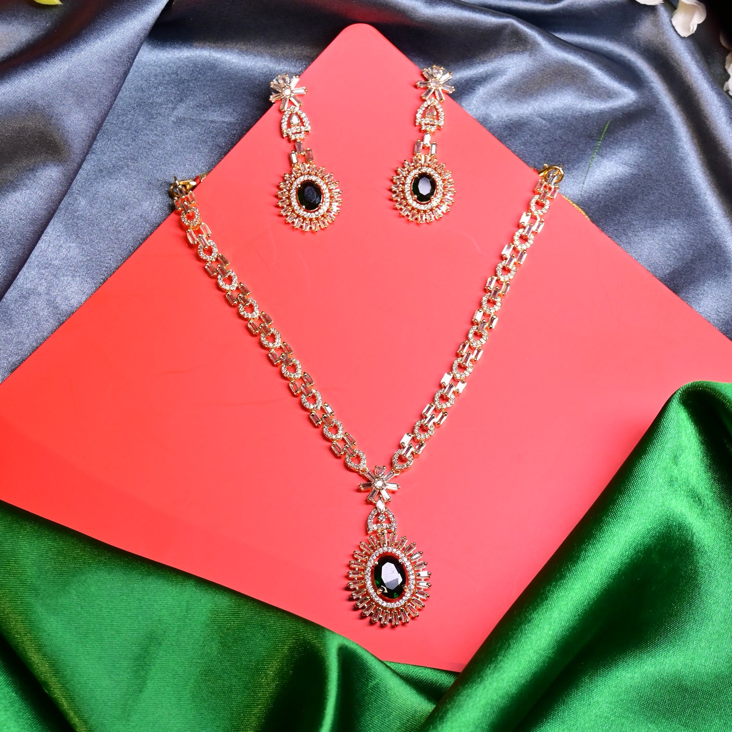 Aarohi AD Necklace Set